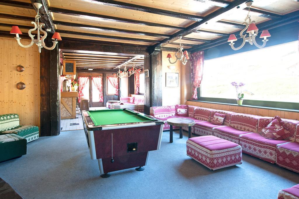 Madame Vacances Hotel Le Christina Alpe d'Huez Dış mekan fotoğraf