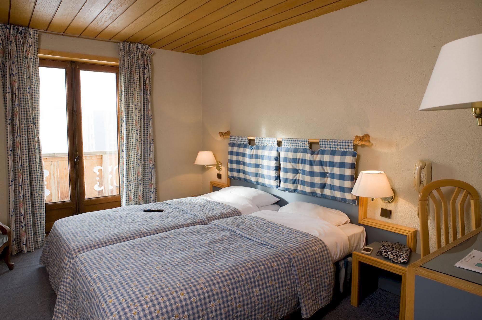 Madame Vacances Hotel Le Christina Alpe d'Huez Dış mekan fotoğraf