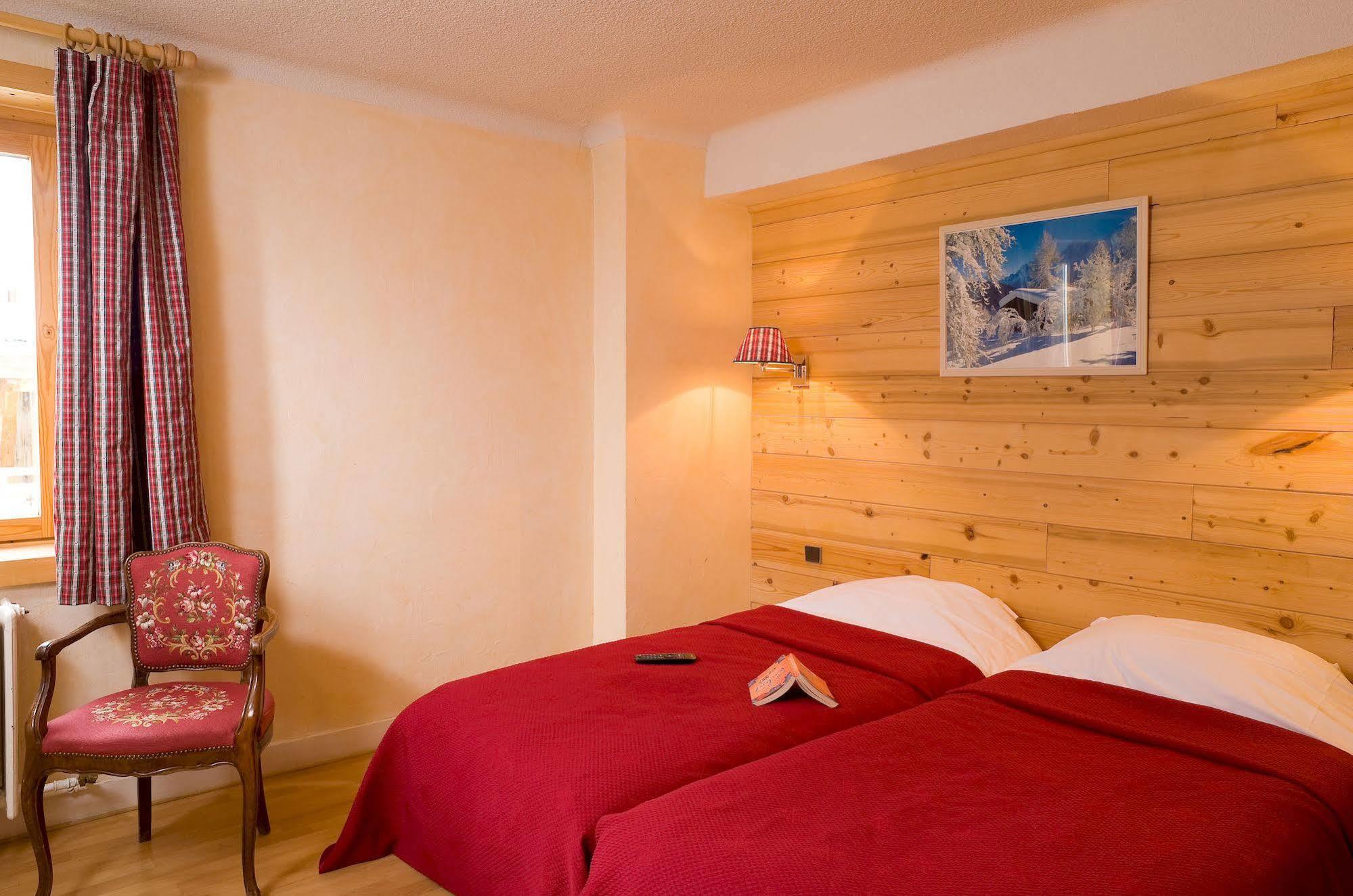 Madame Vacances Hotel Le Christina Alpe d'Huez Dış mekan fotoğraf